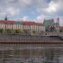 Widok na Zamek Królewski i Stare Miasto z poziomu Wisły